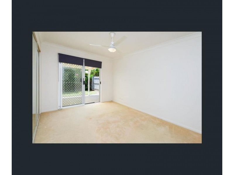 1/35 Brown Street, Labrador QLD 4215