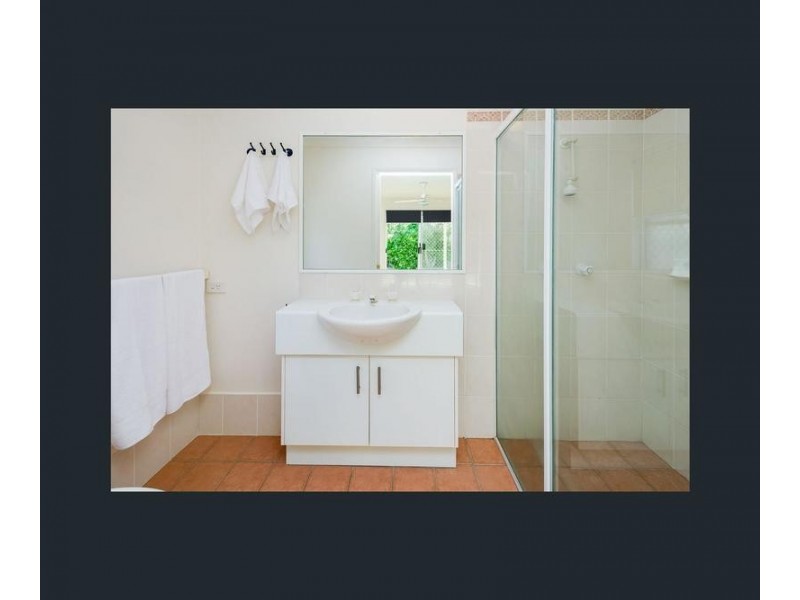 1/35 Brown Street, Labrador QLD 4215