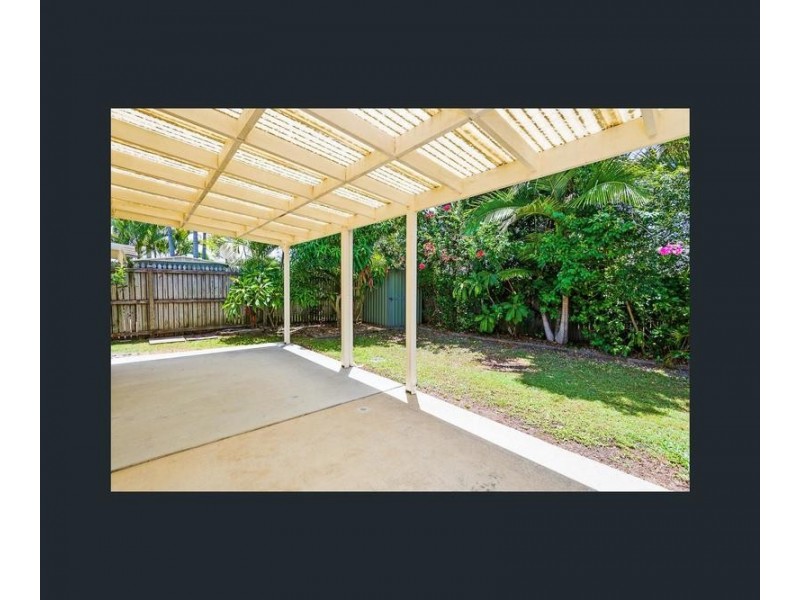 1/35 Brown Street, Labrador QLD 4215