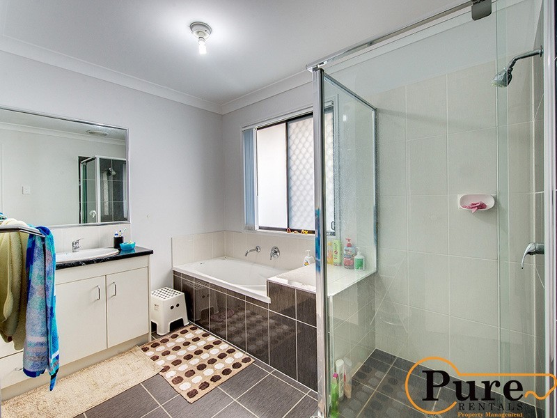 56 Merimbula Crescent, Fitzgibbon QLD 4018