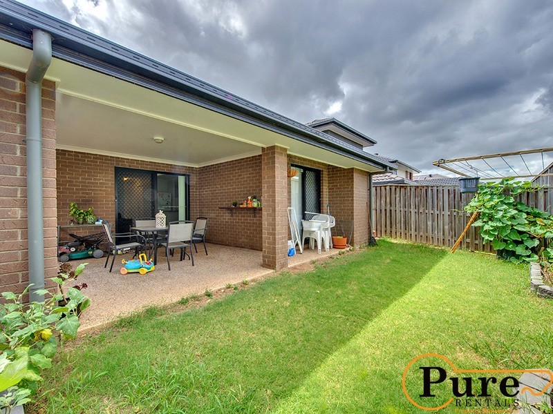 56 Merimbula Crescent, Fitzgibbon QLD 4018