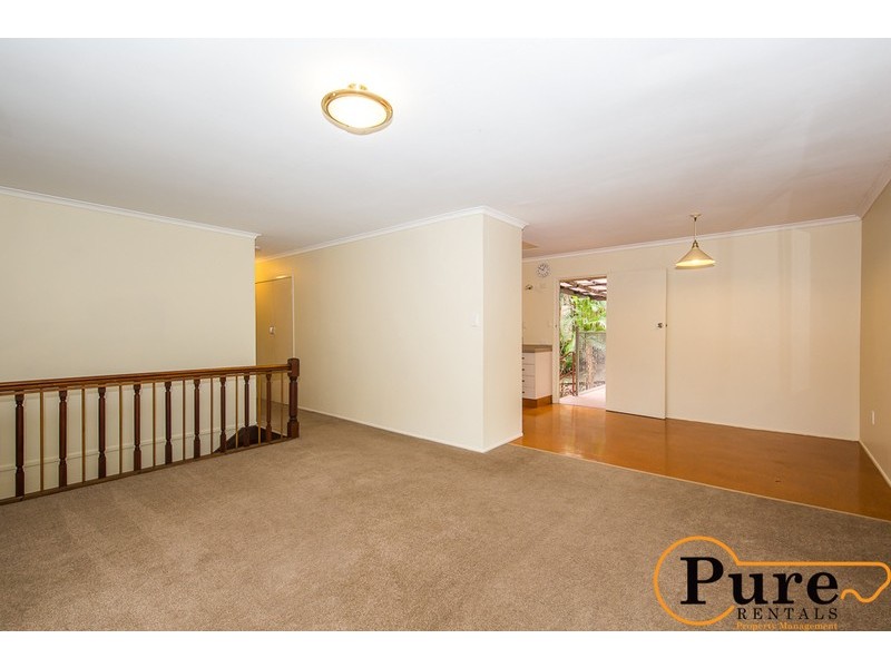 19 Tucker Street, Chapel Hill QLD 4069