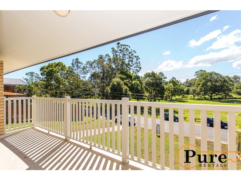 29 Moorfields Street, Fig Tree Pocket QLD 4069