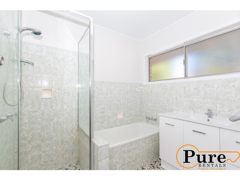 29 Moorfields Street, Fig Tree Pocket QLD 4069