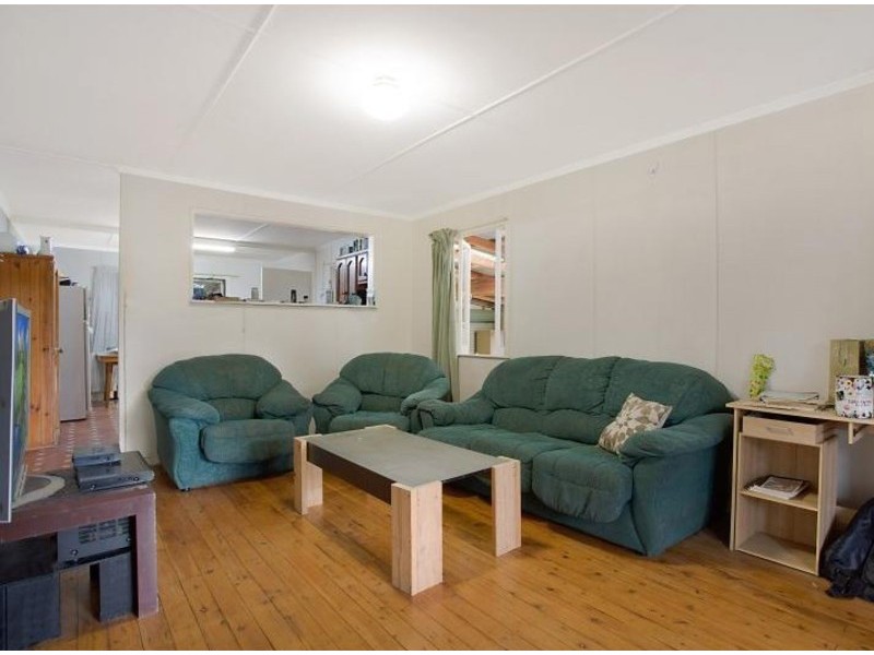 8 Kent Street, Kallangur QLD 4503