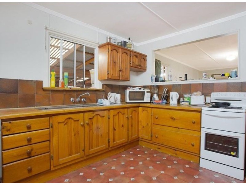 8 Kent Street, Kallangur QLD 4503