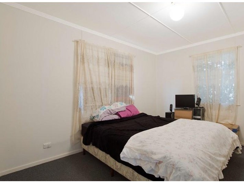 8 Kent Street, Kallangur QLD 4503