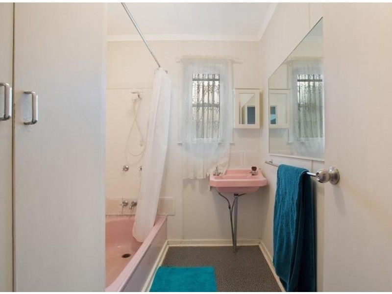 8 Kent Street, Kallangur QLD 4503
