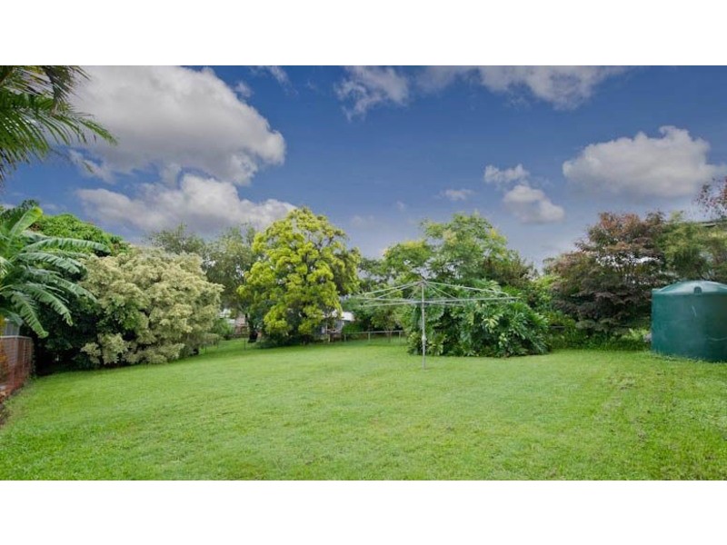 7 Yanderra Avenue, Arana Hills QLD 4054