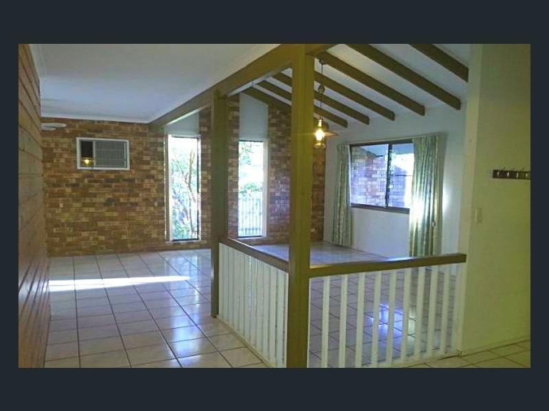 2 Langlo Street, Riverhills QLD 4074