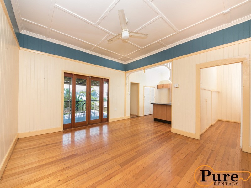 9 Framont Avenue, Holland Park QLD 4121