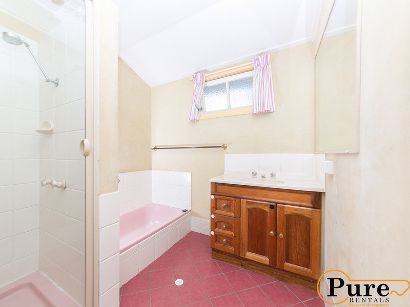 9 Framont Avenue, Holland Park QLD 4121