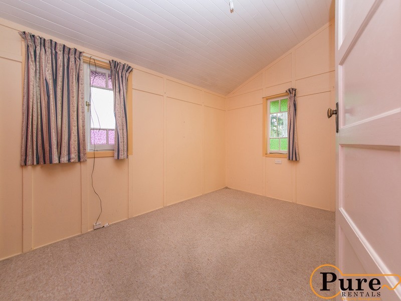 9 Framont Avenue, Holland Park QLD 4121