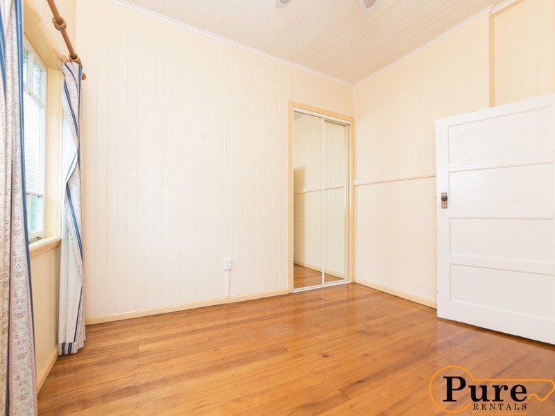 9 Framont Avenue, Holland Park QLD 4121