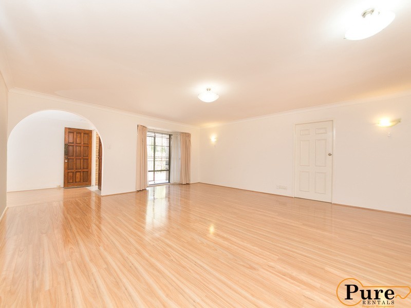 8 Niven Street, Stafford Heights QLD 4053