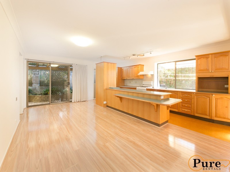 8 Niven Street, Stafford Heights QLD 4053