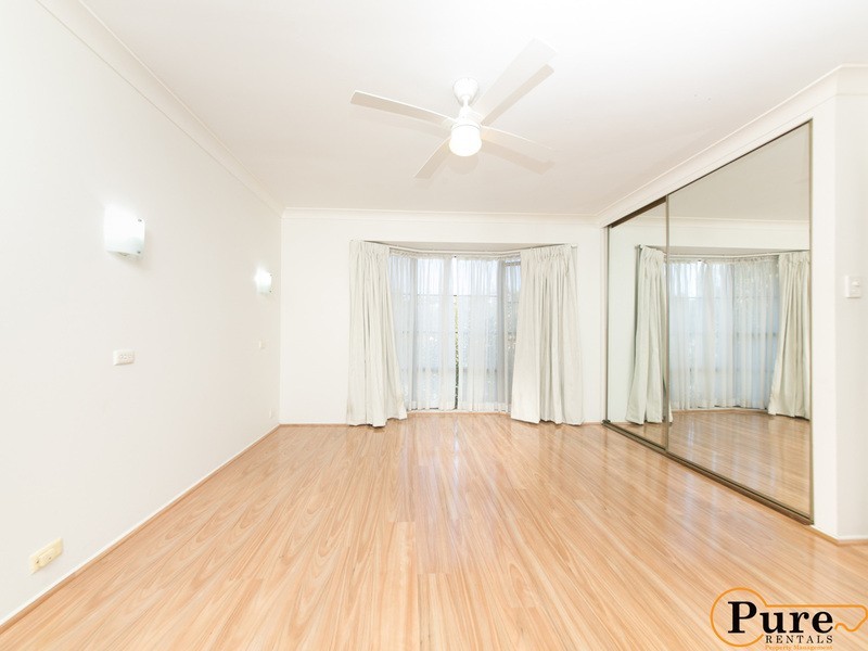 8 Niven Street, Stafford Heights QLD 4053