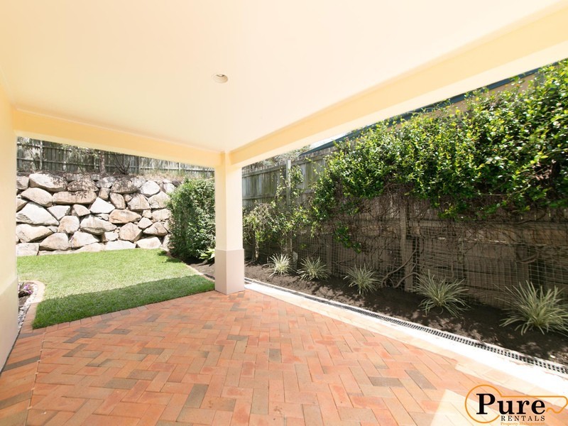 18 Pfeiffer Place, Mcdowall QLD 4053