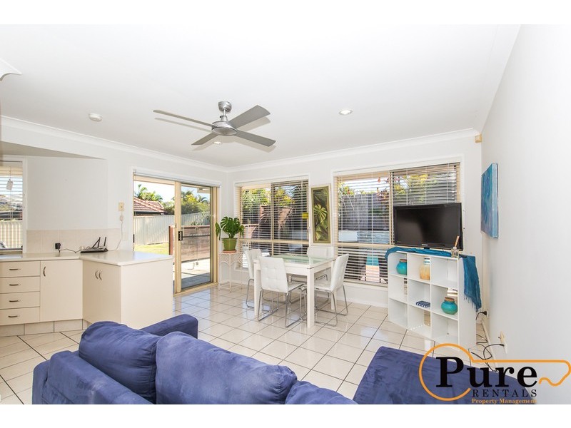 4 Woodstock Court, Parkwood QLD 4214