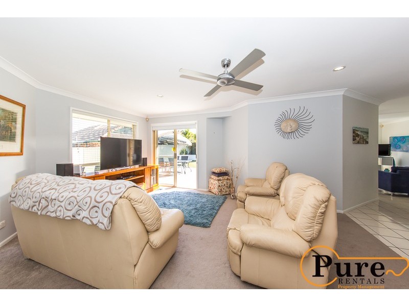 4 Woodstock Court, Parkwood QLD 4214