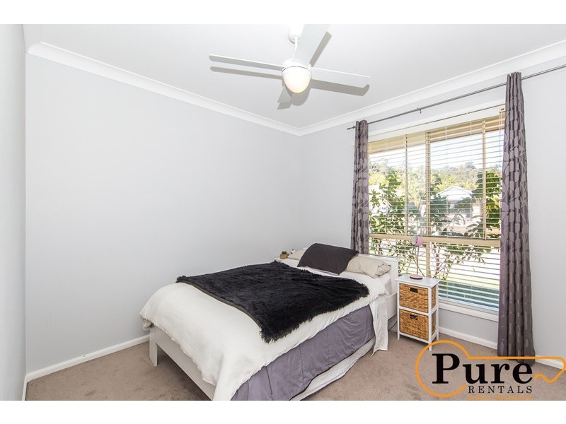 4 Woodstock Court, Parkwood QLD 4214