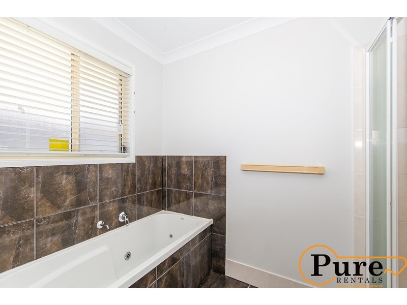 4 Woodstock Court, Parkwood QLD 4214