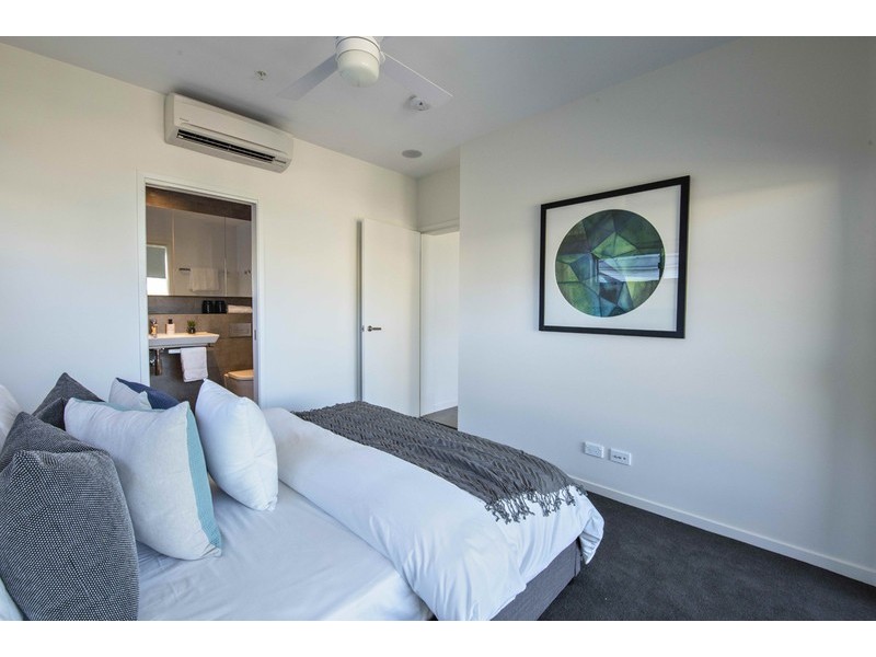 604/5 Cameron Street, South Brisbane QLD 4101