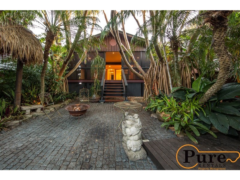 96 Oquinn Street, Nudgee Beach QLD 4014