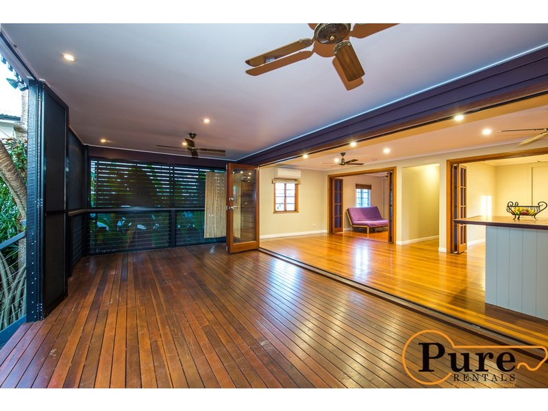 96 Oquinn Street, Nudgee Beach QLD 4014