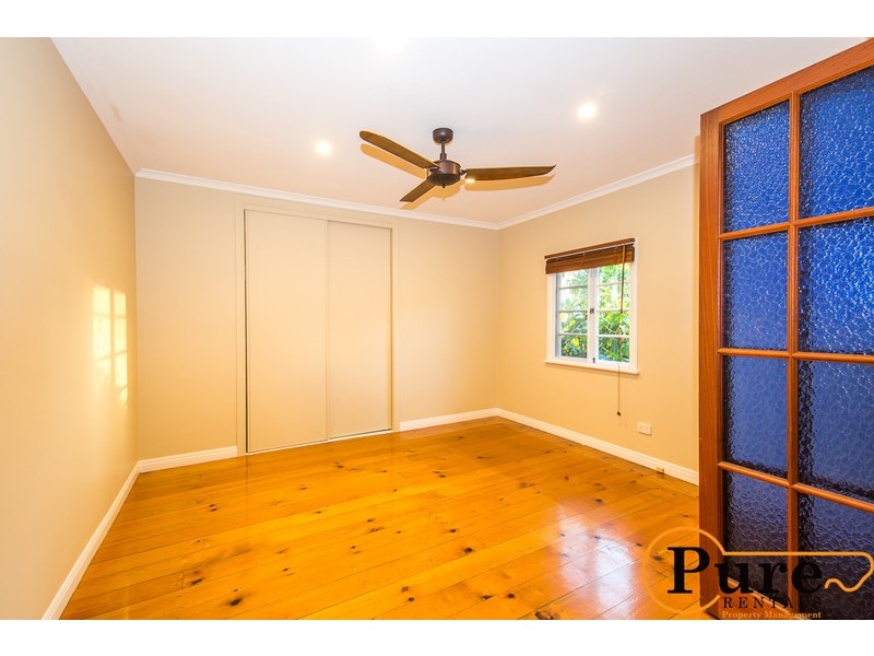 96 Oquinn Street, Nudgee Beach QLD 4014