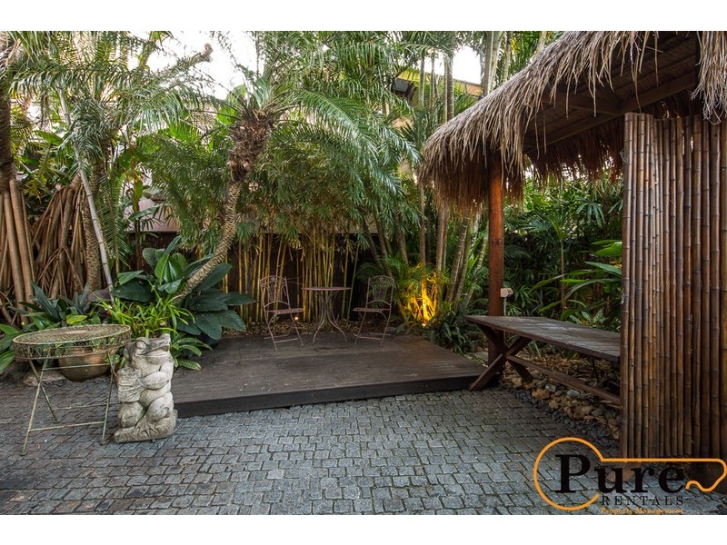 96 Oquinn Street, Nudgee Beach QLD 4014