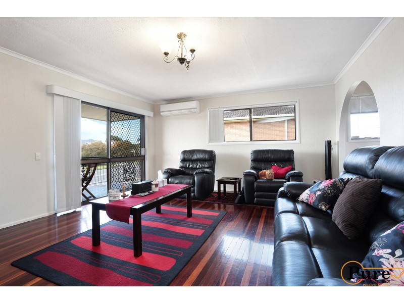 373 Pine Mountain Road, Mansfield QLD 4122