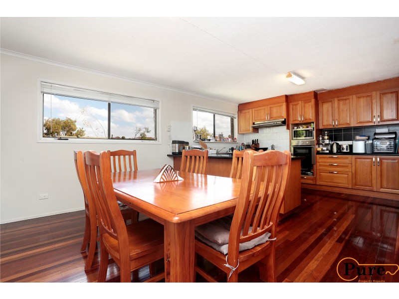 373 Pine Mountain Road, Mansfield QLD 4122