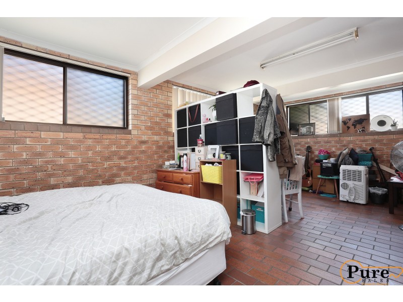 373 Pine Mountain Road, Mansfield QLD 4122