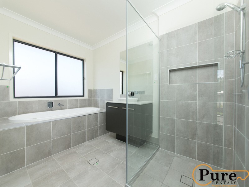 19A Parkdale Street, Kedron QLD 4031