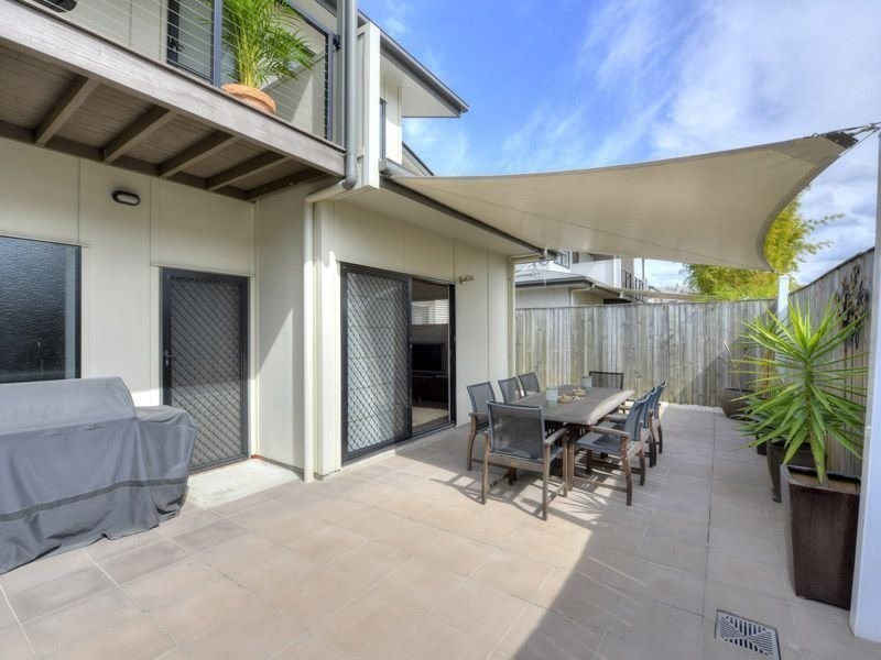 12 Reach Place, Bulimba QLD 4171