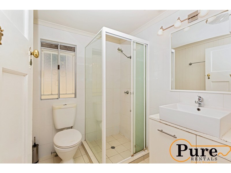 16 Overend Street, Norman Park QLD 4170