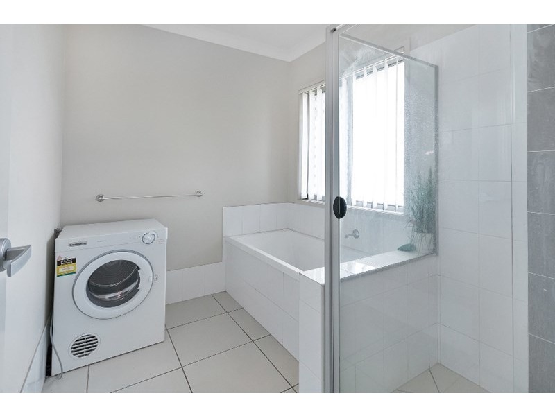 2 Shamrock Court, Chuwar QLD 4306