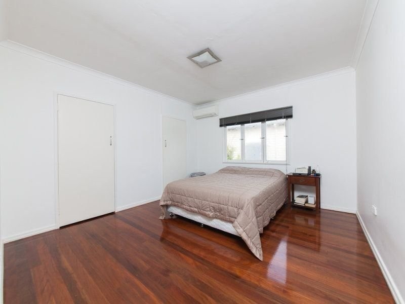 13B Mackenzie Street, Annerley QLD 4103