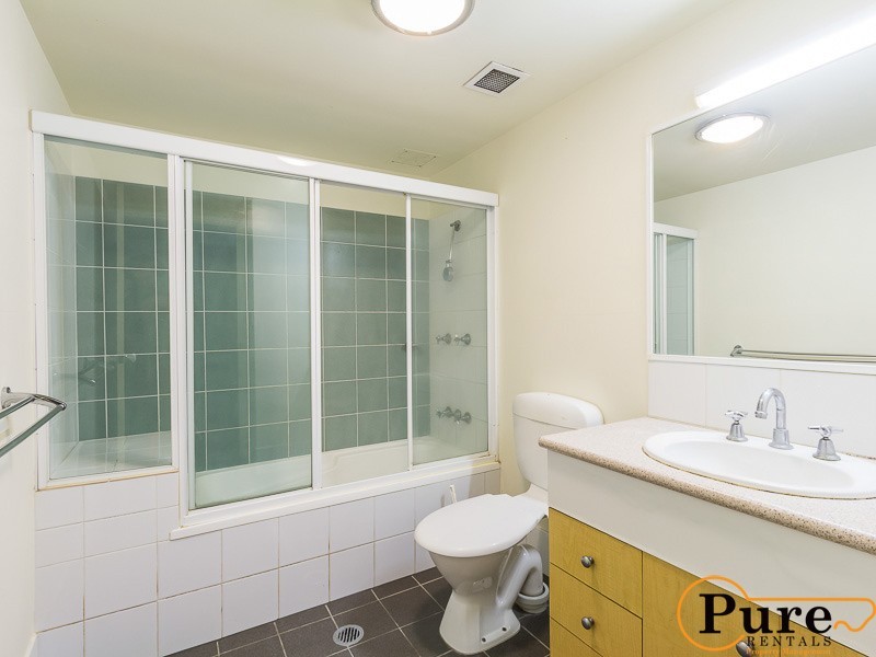 79/300 Sir Fred Schonell Drive, St Lucia QLD 4067