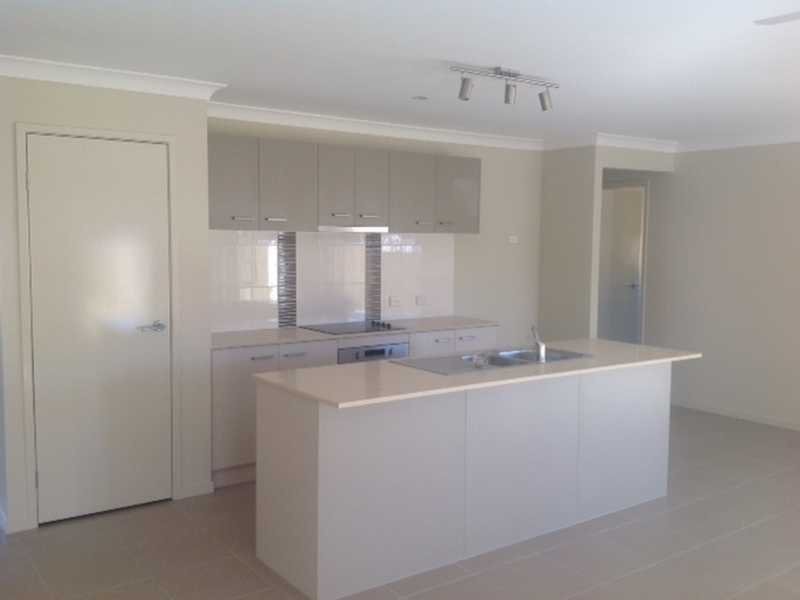 27 Woodgate Street, Oxley QLD 4075