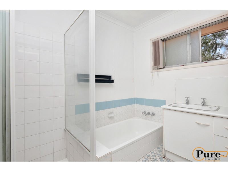 8 Ardisia Street, Arana Hills QLD 4054