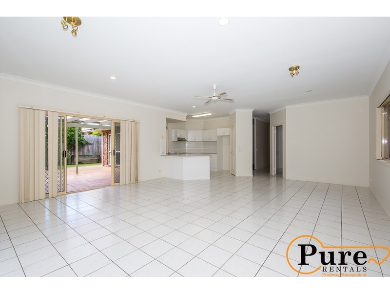 18 Arnold Palmer Drive, Parkwood QLD 4214