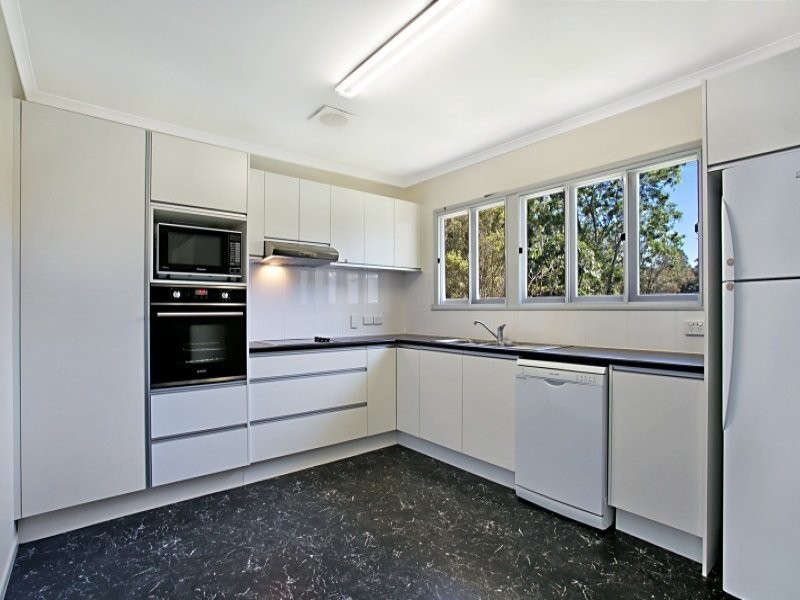 7 Boundary Road, Indooroopilly QLD 4068