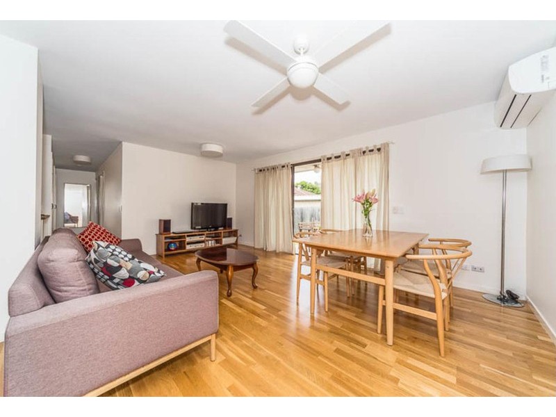 2/3 Botanical Drive, Labrador QLD 4215