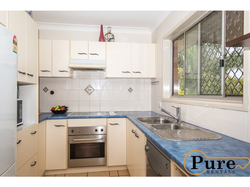 35 Barney Street, Arana Hills QLD 4054