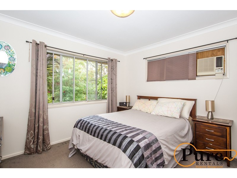 35 Barney Street, Arana Hills QLD 4054