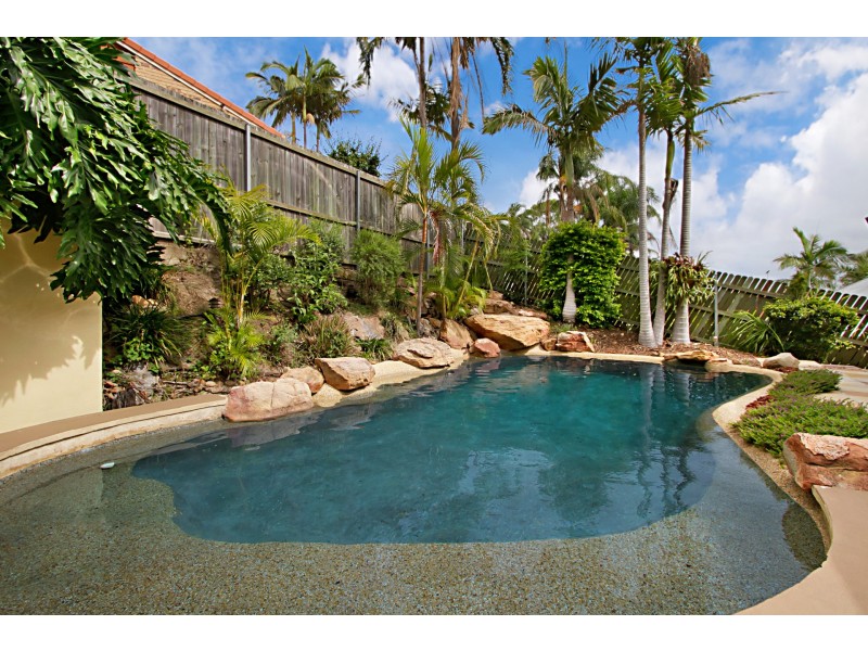 38 Nankoor Street, Chapel Hill QLD 4069