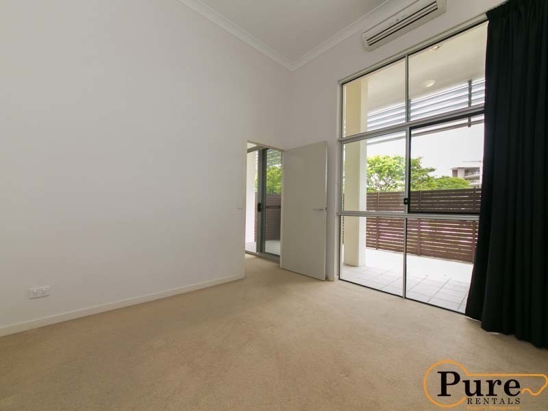 2/8 Belgrave Road, Indooroopilly QLD 4068