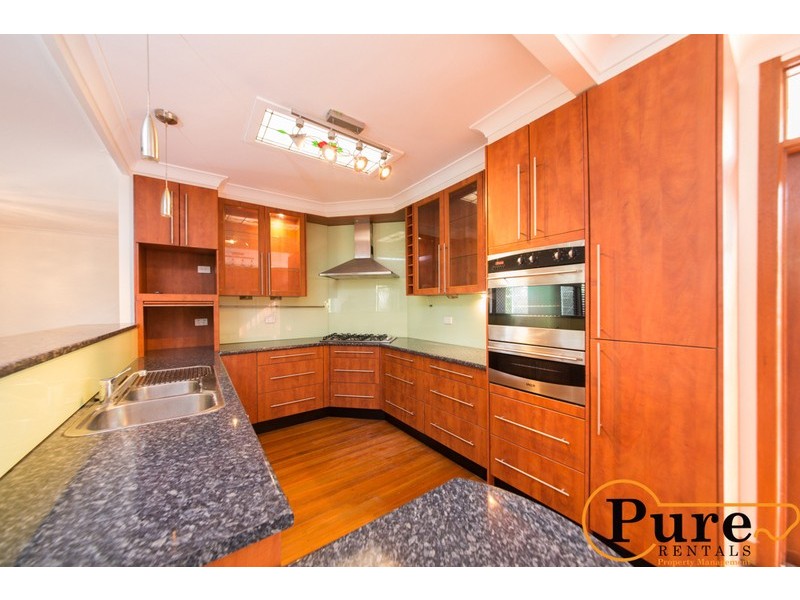 2 Redbourne Street, Chermside West QLD 4032